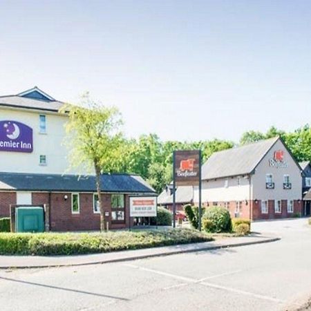 Premier Inn Newport Wales Extérieur photo