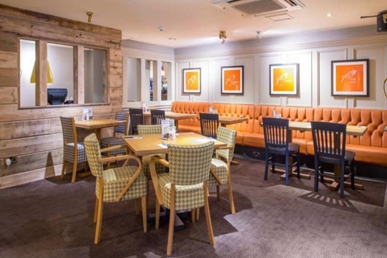 Premier Inn Newport Wales Extérieur photo
